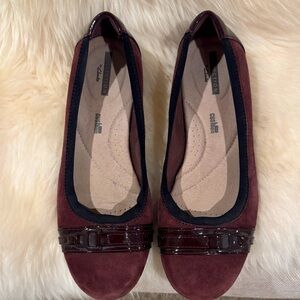 Clarks Maroon Flats with patent leather maroon trim